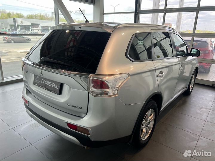 Mitsubishi Outlander 2.0 CVT, 2014, 230 643 км