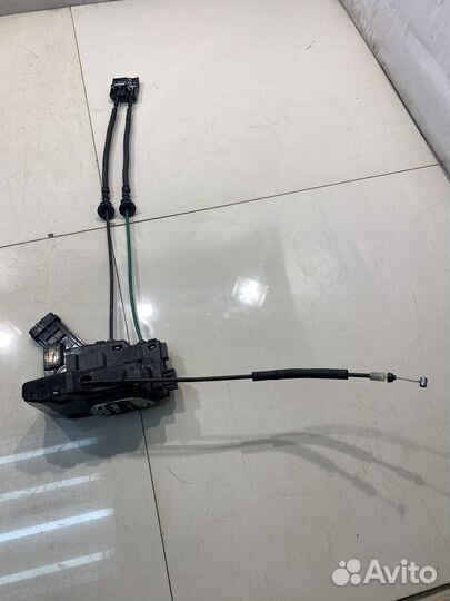 Замок двери (задний, левый) (Kia Mohave)