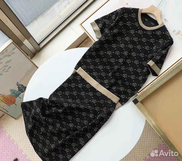 Karl lagerfeld костюм 46