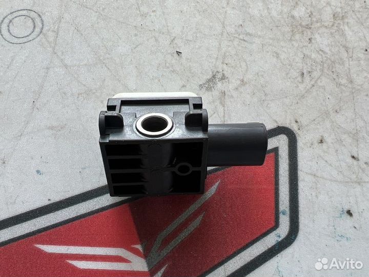 Датчик удара Мерседес W221