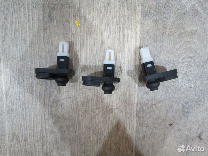 Концевик двери Hyundai Solaris 2