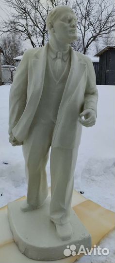 Статуя Ленина