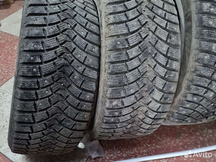 Michelin Agilis X-Ice North 225/45 R17 94T