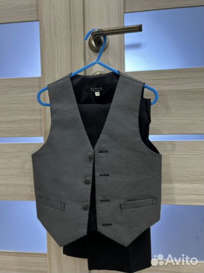 Продам костюм на мальчика