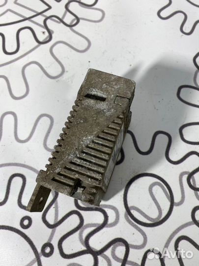 Блок управления вентилятором Mercedes E W210 2.0