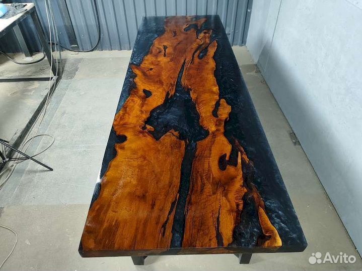 Дизайнерский стол