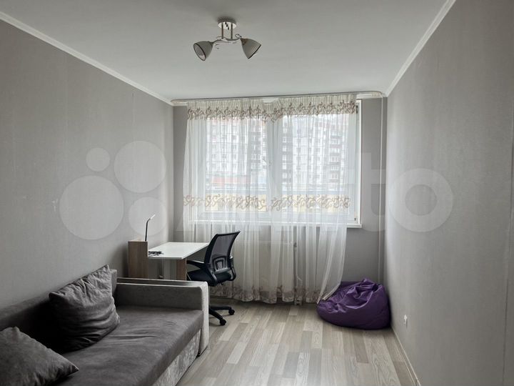 2-к. квартира, 54 м², 3/17 эт.