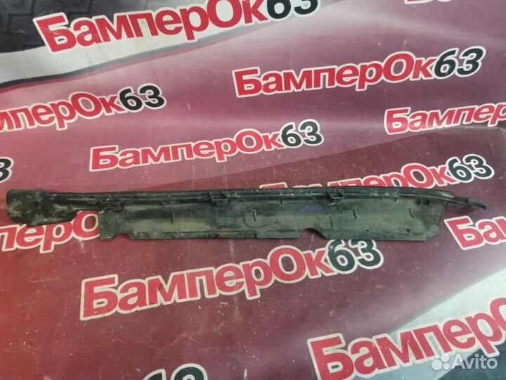 Накладка крыла Toyota Land Cruiser 200 2008 перед