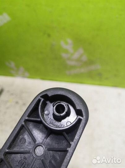 Ручка стеклоподъемника Рено Клио 2 Симбол