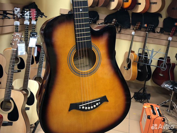 Новая акустическая шестиструнная гитара 38