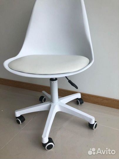 Стул IKEA на колесиках