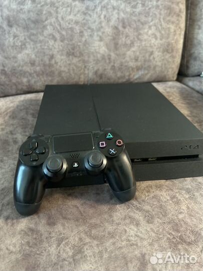 Sony playstation 4 в хорошем состоянии
