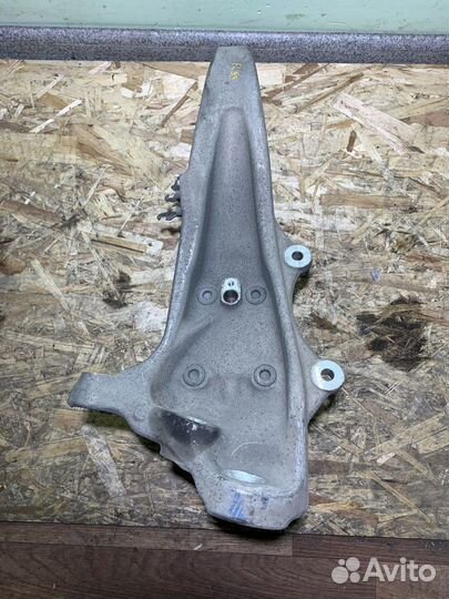 Опора Кулак поворотный правый Bmw F10 F06 F12