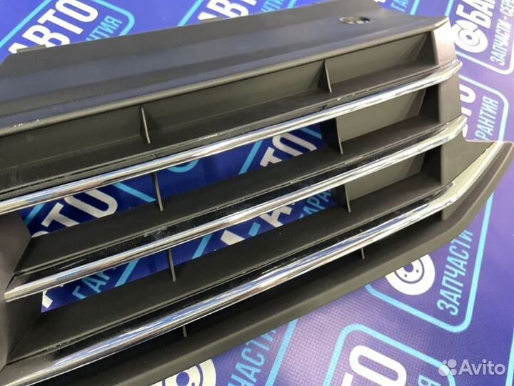 Решетка радиатора передняя Volkswagen Polo