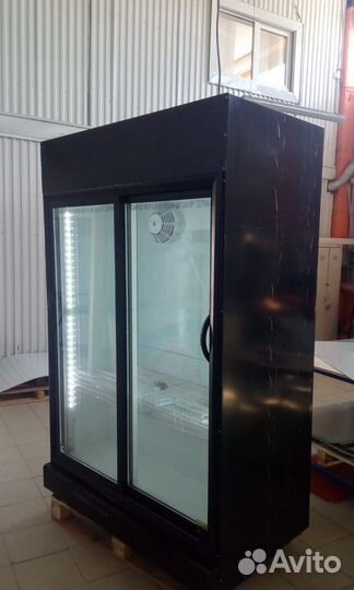 Холодильный шкаф