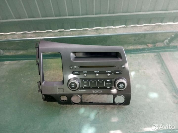 Штатная магнитола на Honda Civic 4d