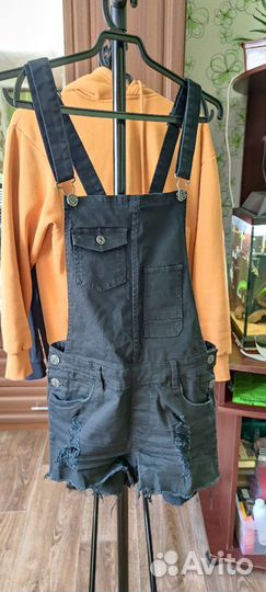 Комбинезон джинсовый