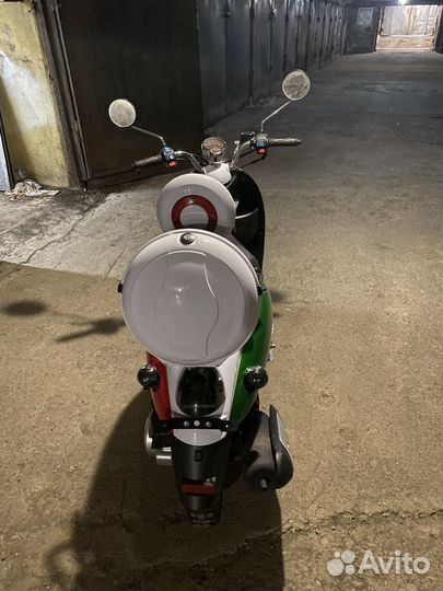 Скутер Vento Retro 150 кубов