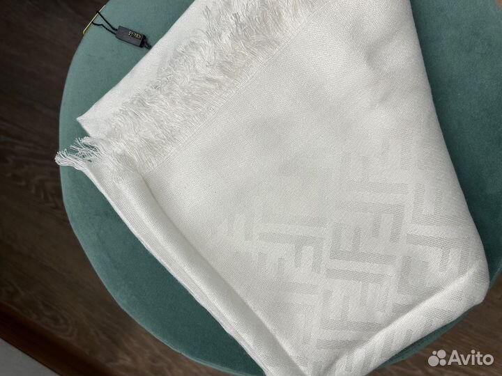 Шарф палантин Fendi новый