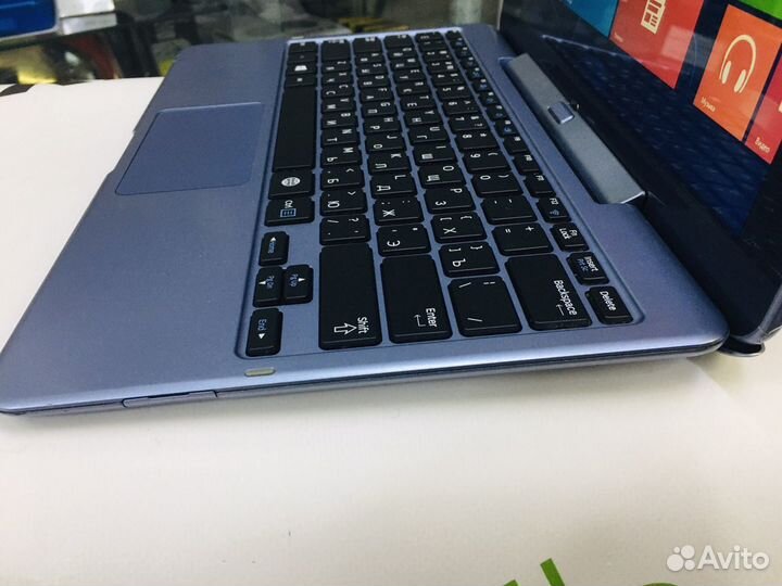 Нетбук Samsung XEE500T1C-H01RU