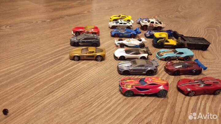 Машинки hotwheels