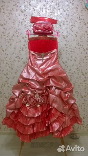 Нарядное платье, перчатки, сумочка