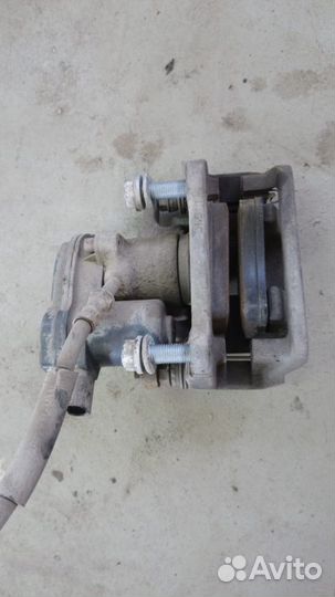 Суппорт задний левый правый Audi A4 B8