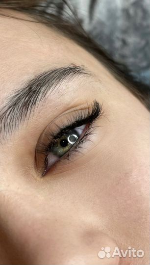 Модель на наращивание ресниц