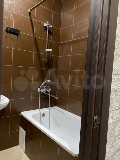 1-к. квартира, 42 м², 1/3 эт.