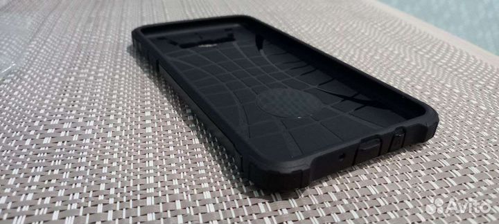 Чехол на телефон