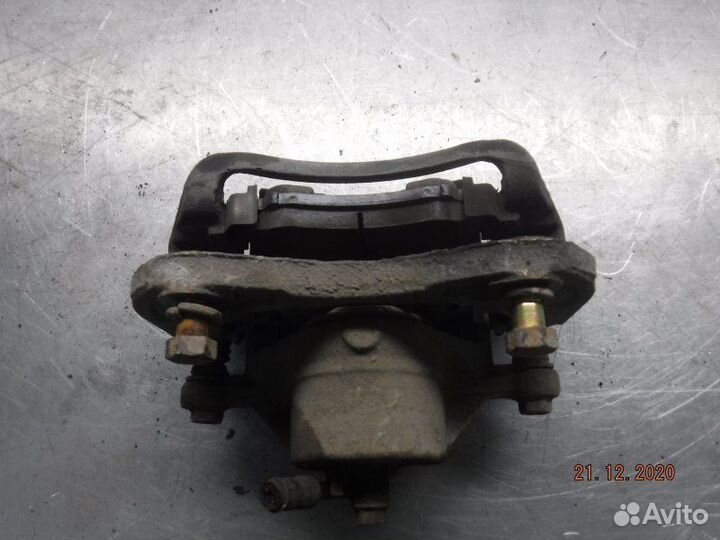 Суппорт передний правый Hyundai Sonata G4JP 2005