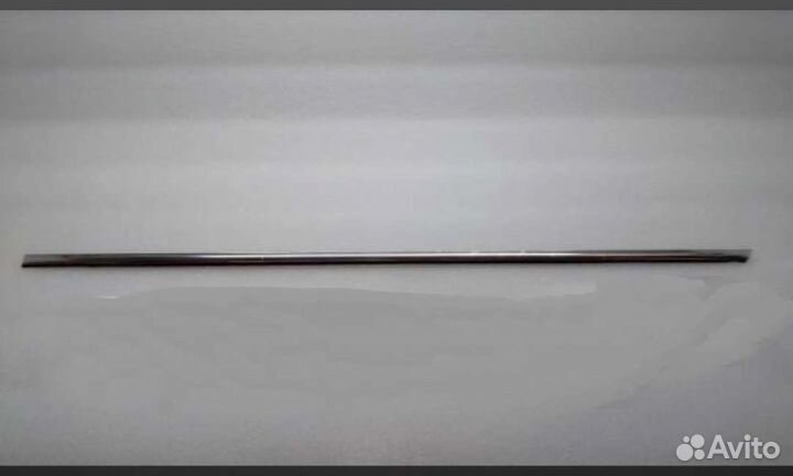 Молдинг передней левой двери Шкода суперб 2