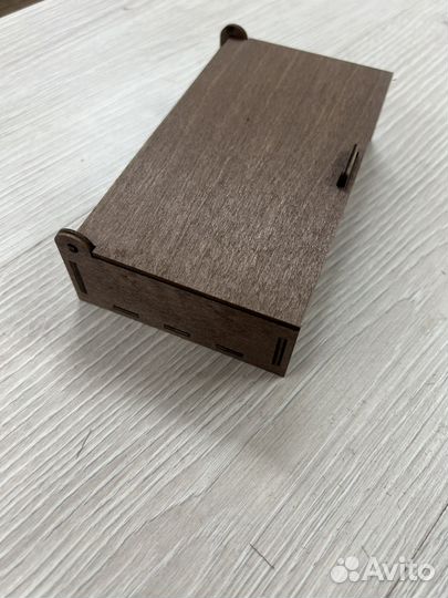 Подарочная деревяннная коробка из фанеры