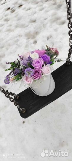 Цветы в коробке корзине