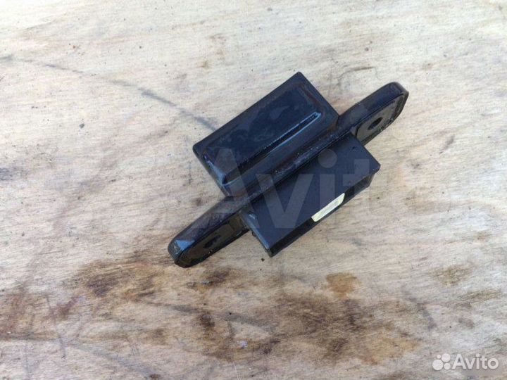 Кнопка открывания багажника Toyota Corolla E180