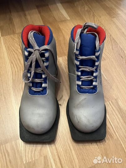 Лыжные ботинки