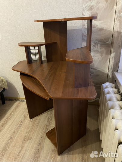 Компьютерный стол