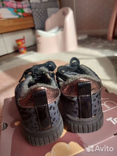 Ботинки для девочки 23