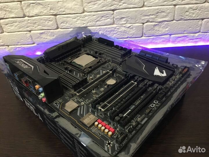 Gigabyte X299 Aorus Gaming + intel i7 7800X + 16GB