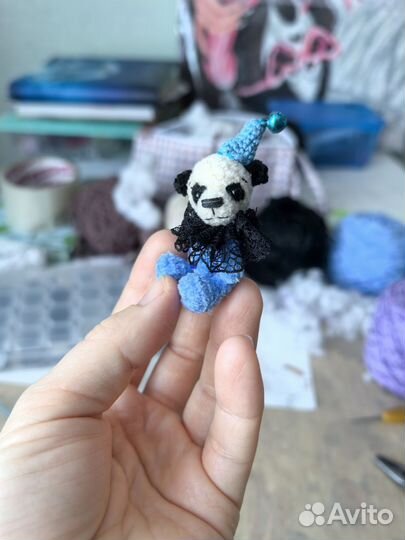 Миниатюрная вязаная игрушка амигуруми