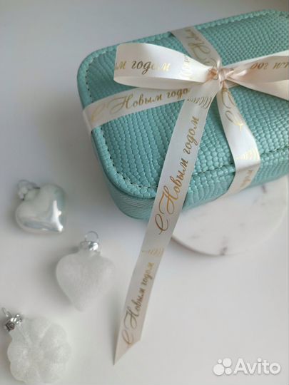 Брендированная лента с надписью логотипом