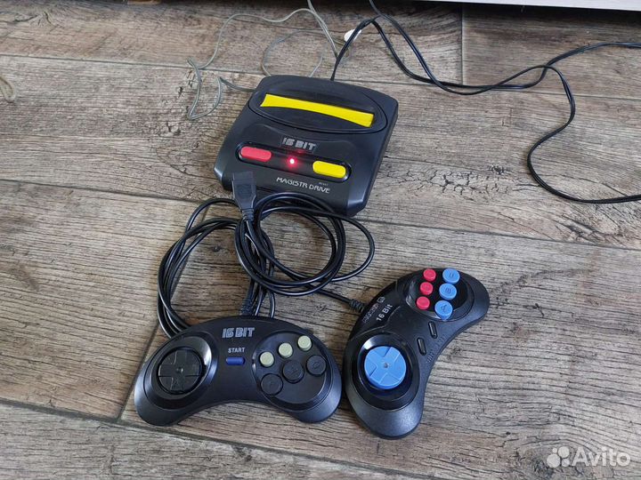 Игровая консоль 16бит с встроенными играми