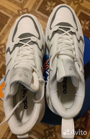 Кроссовки adidas