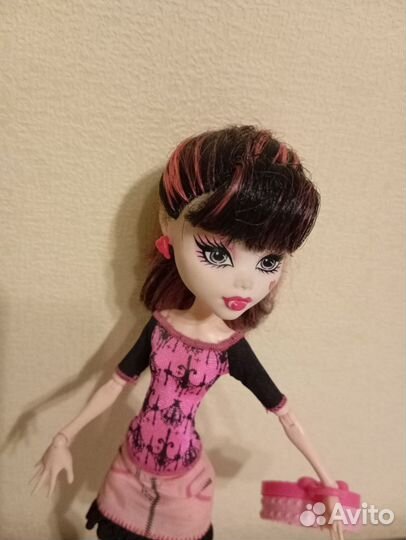 Кукла монстер хай дракулаура Скариж