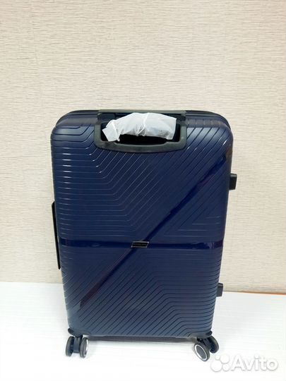 Новые чемоданы из полипропилена