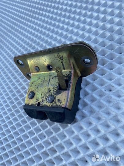 Замок крышки багажника mitsubishi carisma