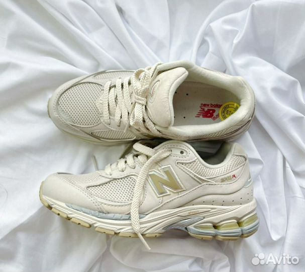 New Balance 2002R White Cream