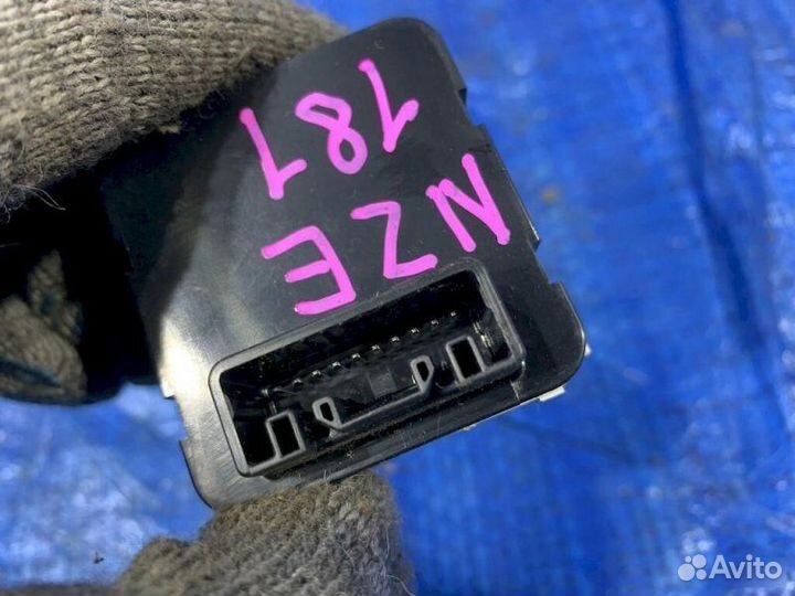 Индикатор ремня безопасности Toyota Auris NZE181