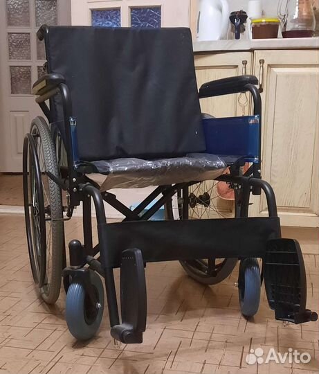 Инвалидная коляска складная новая