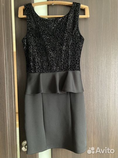 Много платьев